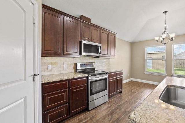 1208 Mary Ann Court, Tioga, TX 76271