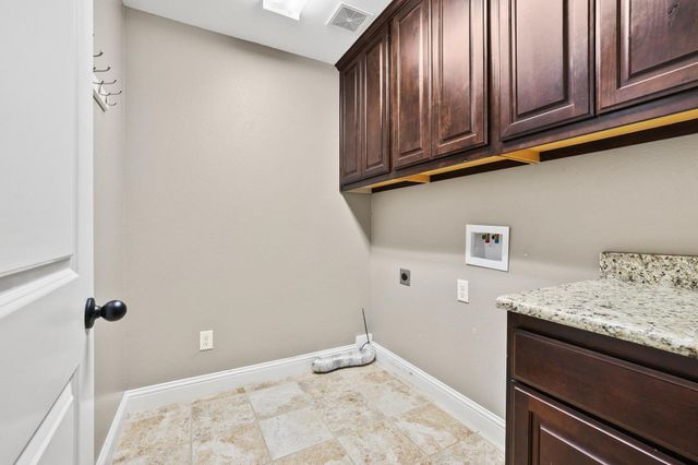 1208 Mary Ann Court, Tioga, TX 76271