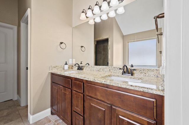 1208 Mary Ann Court, Tioga, TX 76271