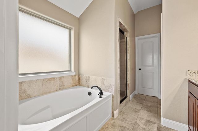 1208 Mary Ann Court, Tioga, TX 76271