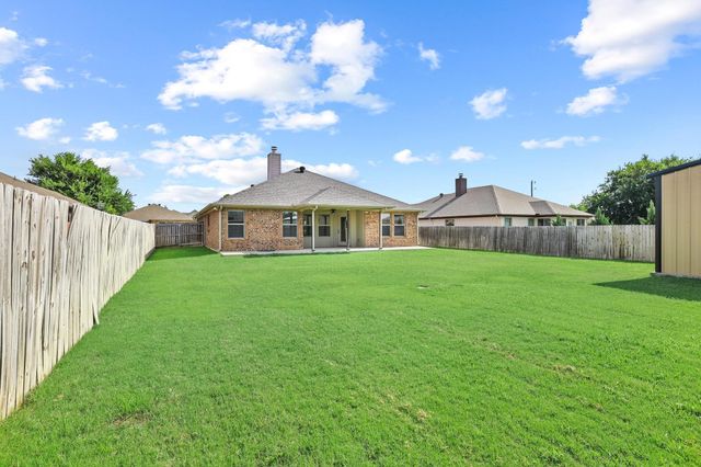 1208 Mary Ann Court, Tioga, TX 76271