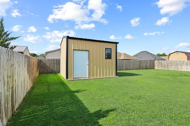 1208 Mary Ann Court, Tioga, TX 76271