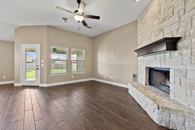1208 Mary Ann Court, Tioga, TX 76271