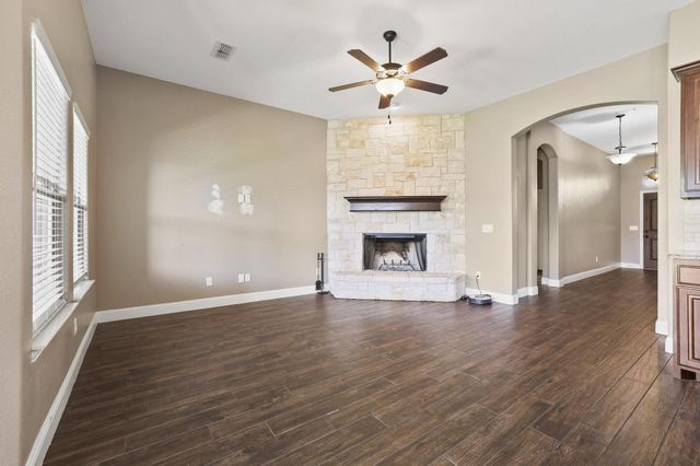 1208 Mary Ann Court, Tioga, TX 76271