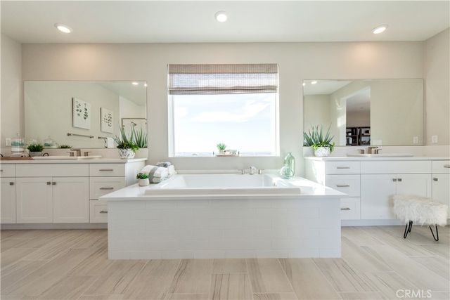 551 Serrano Summit, Lake Forest, CA 92630