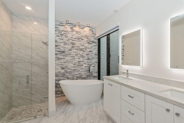 15405 SW 73rd Ct, Palmetto Bay, FL 33157