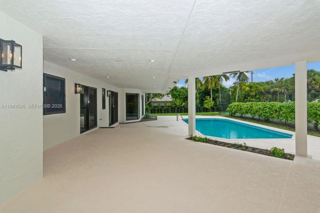 15405 SW 73rd Ct, Palmetto Bay, FL 33157