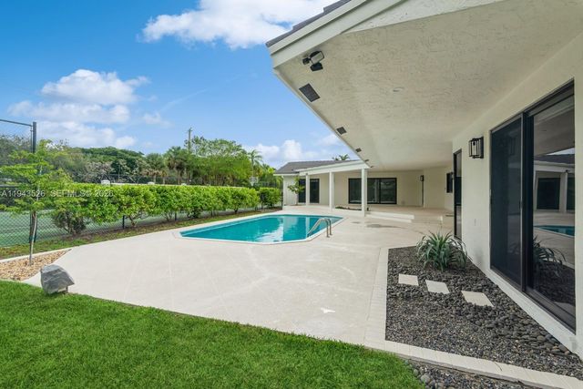 15405 SW 73rd Ct, Palmetto Bay, FL 33157