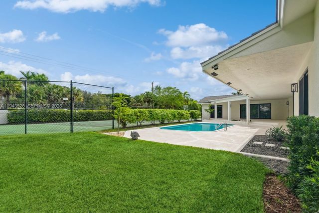 15405 SW 73rd Ct, Palmetto Bay, FL 33157