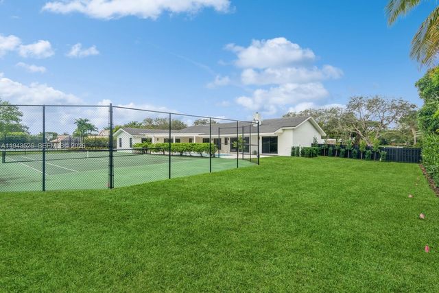 15405 SW 73rd Ct, Palmetto Bay, FL 33157