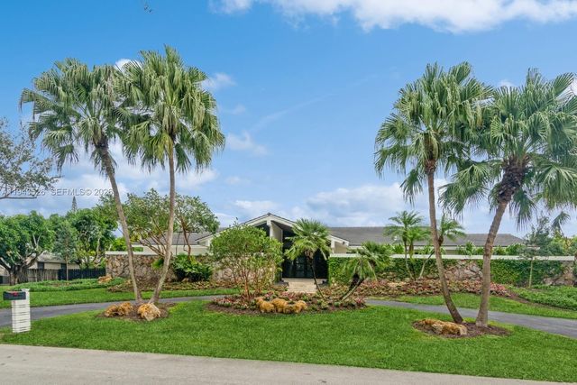 15405 SW 73rd Ct, Palmetto Bay, FL 33157