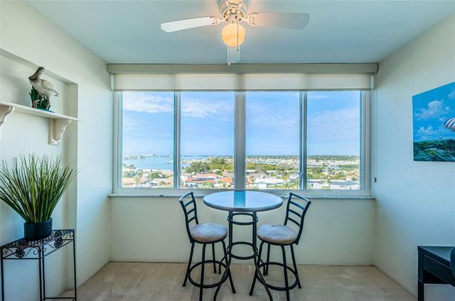 4725 COVE CIRCLE 808, St Petersburg, FL 33708