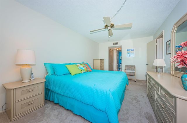 4725 COVE CIRCLE 808, St Petersburg, FL 33708