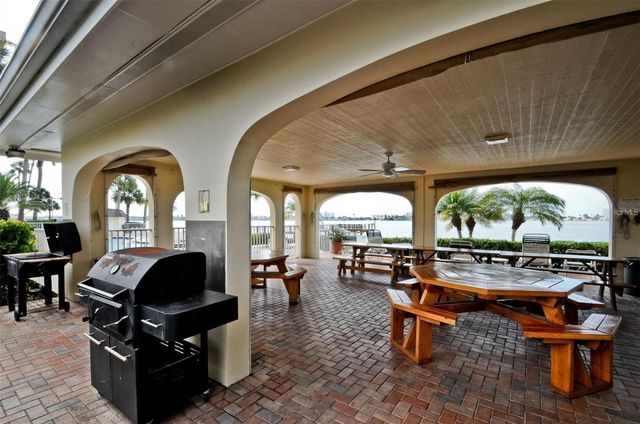 4725 COVE CIRCLE 808, St Petersburg, FL 33708