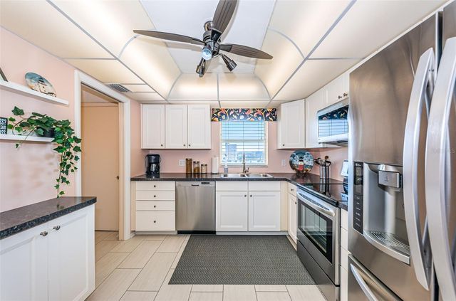 4725 COVE CIRCLE 808, St Petersburg, FL 33708