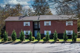 1237 15th Avenue NW, Hickory, NC 28601
