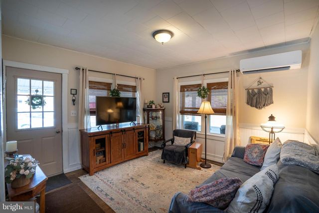 1658 LINGLE VALLEY RD, Milroy, PA 17063