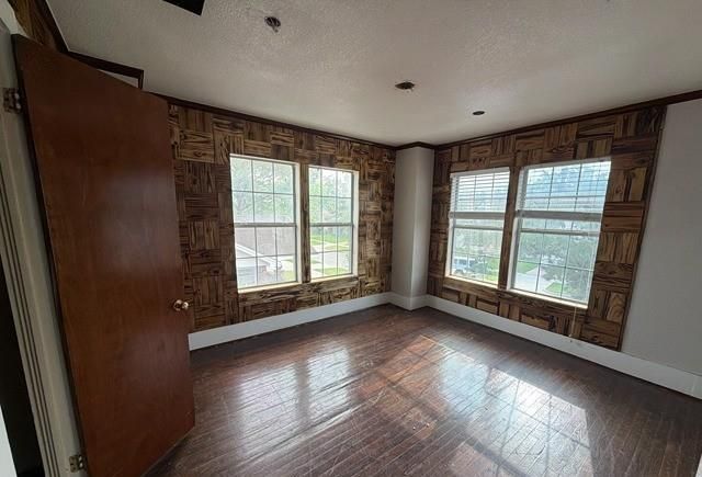 2421 Wilshire Street, Houston, TX 77023