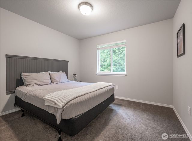 33 Butterfly Lane, Pacific Beach, WA 98571