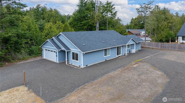 33 Butterfly Lane, Pacific Beach, WA 98571