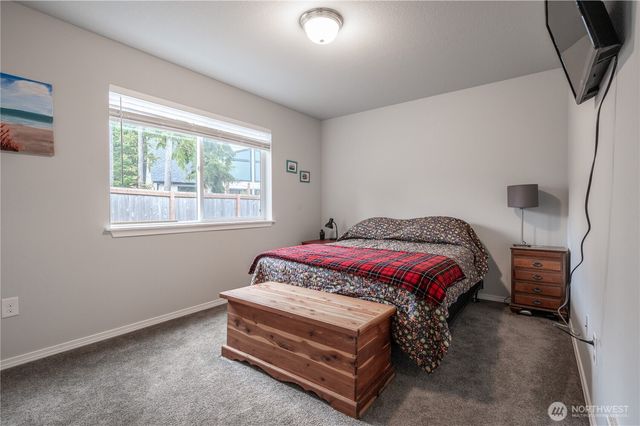 33 Butterfly Lane, Pacific Beach, WA 98571