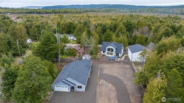 33 Butterfly Lane, Pacific Beach, WA 98571