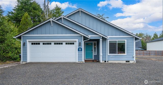 33 Butterfly Lane, Pacific Beach, WA 98571