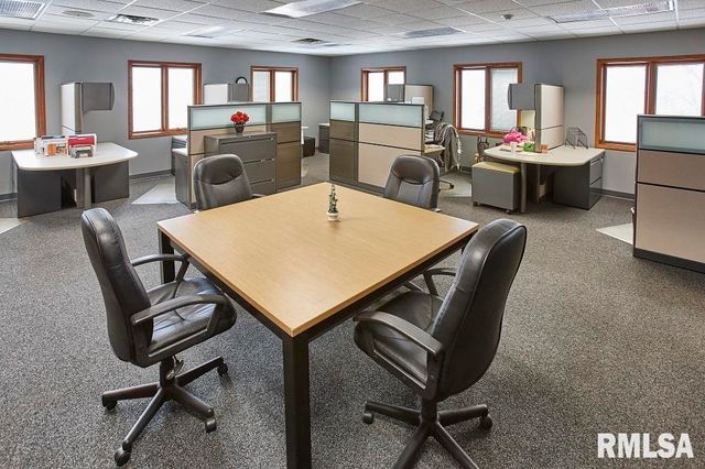 824 17TH Street, Moline, IL 61265