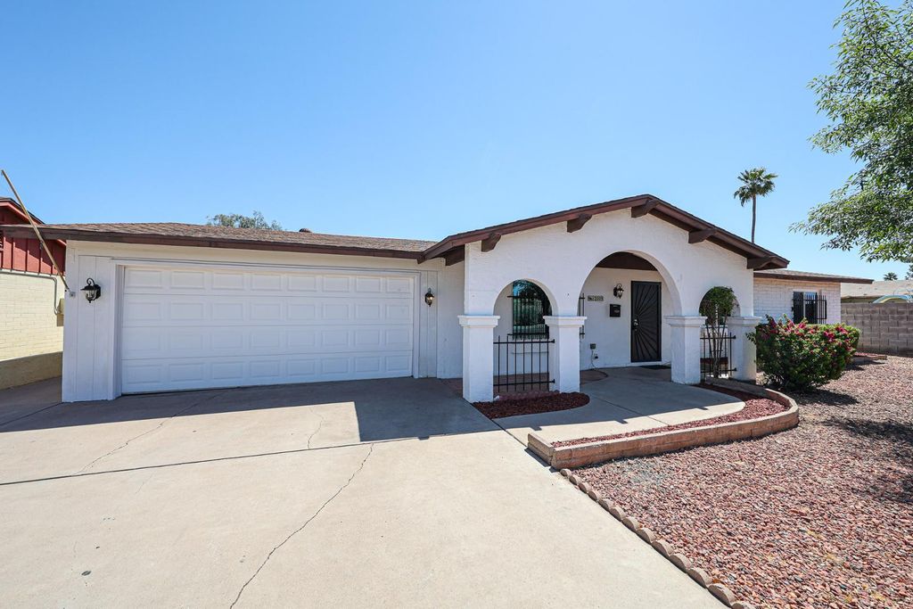 12009 N 34th Street, Phoenix, AZ 85028