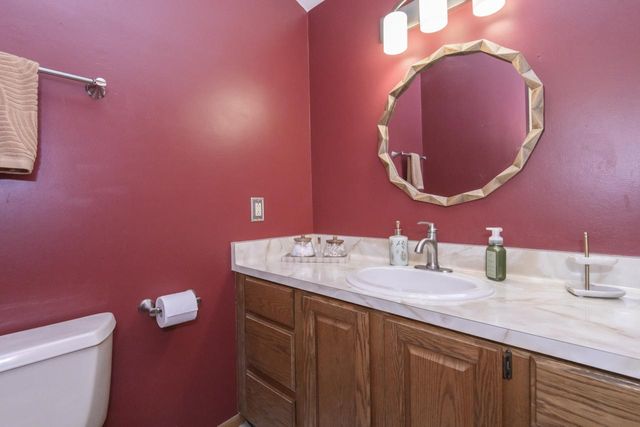 621 S Greenfield AVENUE, Waukesha, WI 53186