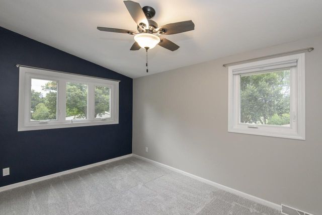 621 S Greenfield AVENUE, Waukesha, WI 53186