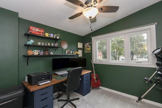 621 S Greenfield AVENUE, Waukesha, WI 53186