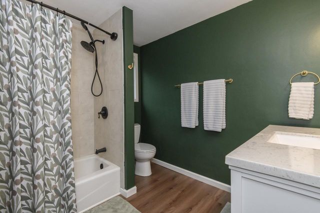 621 S Greenfield AVENUE, Waukesha, WI 53186