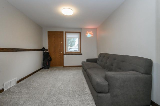 621 S Greenfield AVENUE, Waukesha, WI 53186