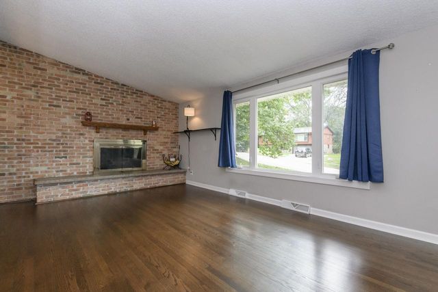 621 S Greenfield AVENUE, Waukesha, WI 53186