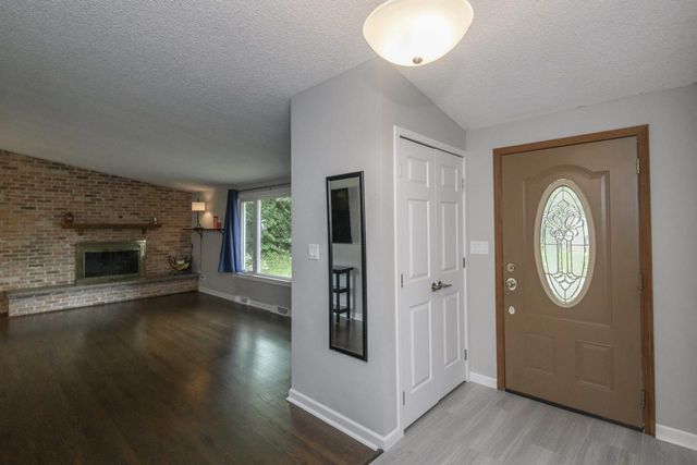 621 S Greenfield AVENUE, Waukesha, WI 53186