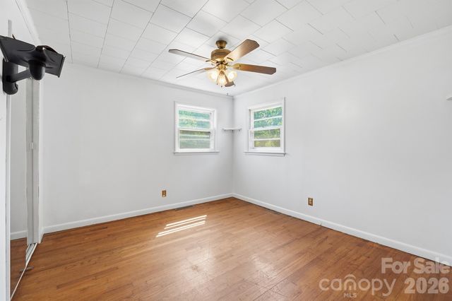 2308 11th Avenue NE, Hickory, NC 28601