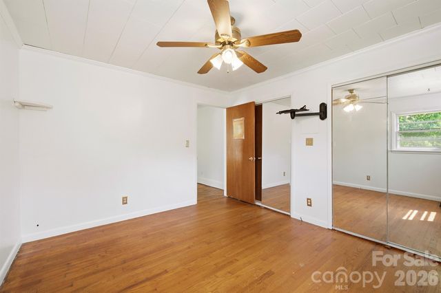 2308 11th Avenue NE, Hickory, NC 28601