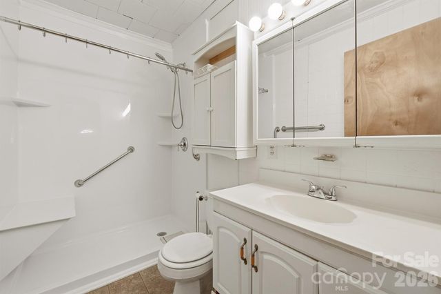 2308 11th Avenue NE, Hickory, NC 28601