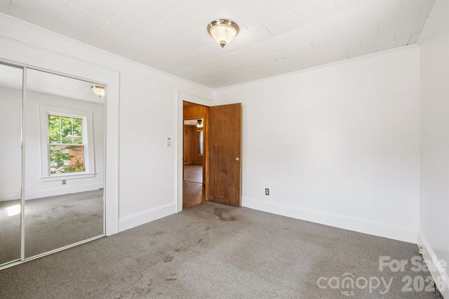 2308 11th Avenue NE, Hickory, NC 28601