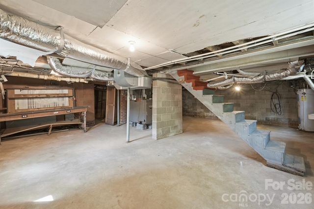 2308 11th Avenue NE, Hickory, NC 28601