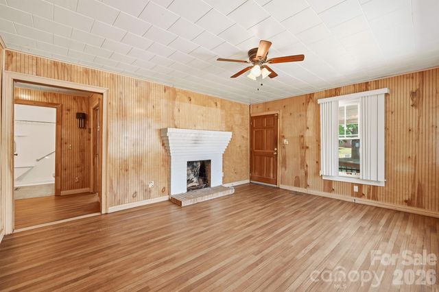 2308 11th Avenue NE, Hickory, NC 28601