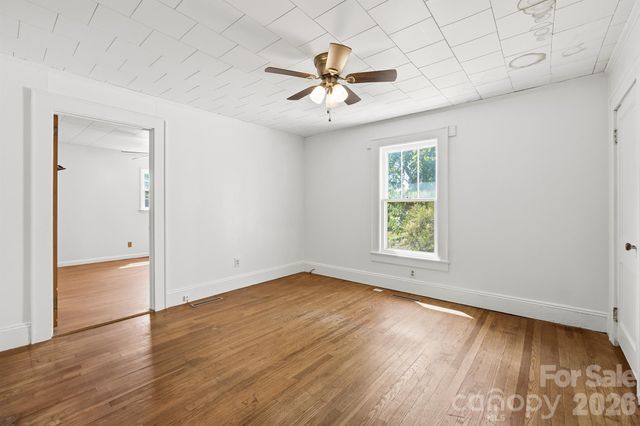 2308 11th Avenue NE, Hickory, NC 28601
