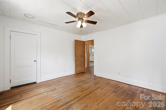 2308 11th Avenue NE, Hickory, NC 28601