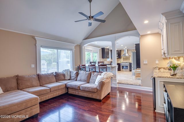 13 Patterson Drive, Freehold, NJ 07728