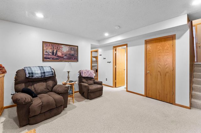 1070 Pine Street, Farmington, MN 55024