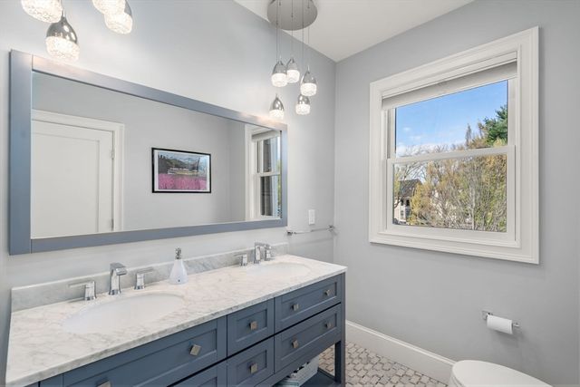 90 Columbia U90, Brookline, MA 02446