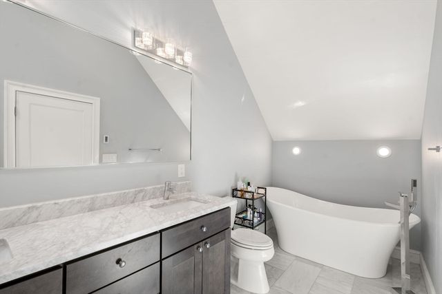 90 Columbia U90, Brookline, MA 02446