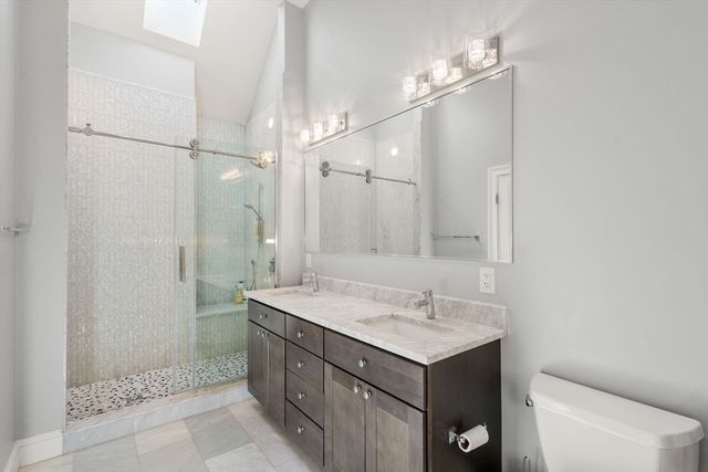 90 Columbia U90, Brookline, MA 02446