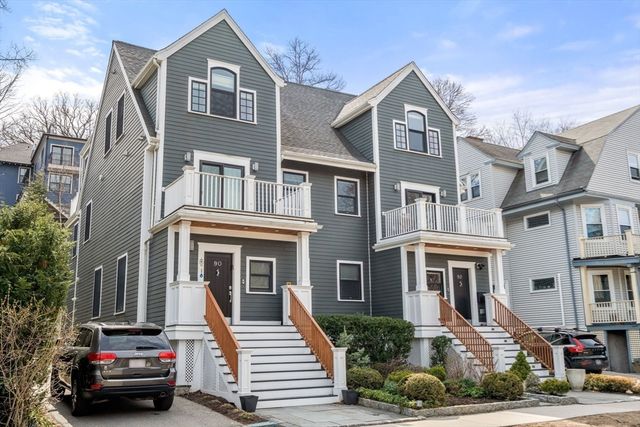 90 Columbia U90, Brookline, MA 02446